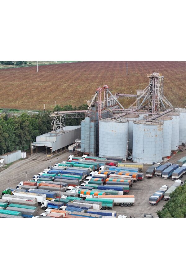 Vista aérea de la planta y la operación logística de PSM Cereales